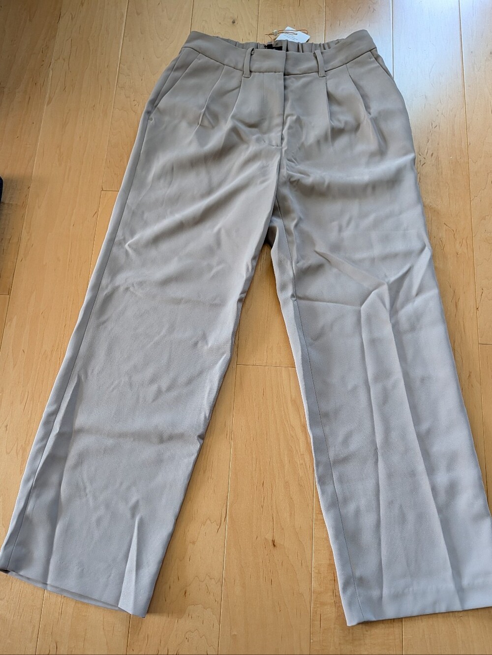 Quince Wide-Leg Pleated Trousers in Beige - Picture 6 of 9